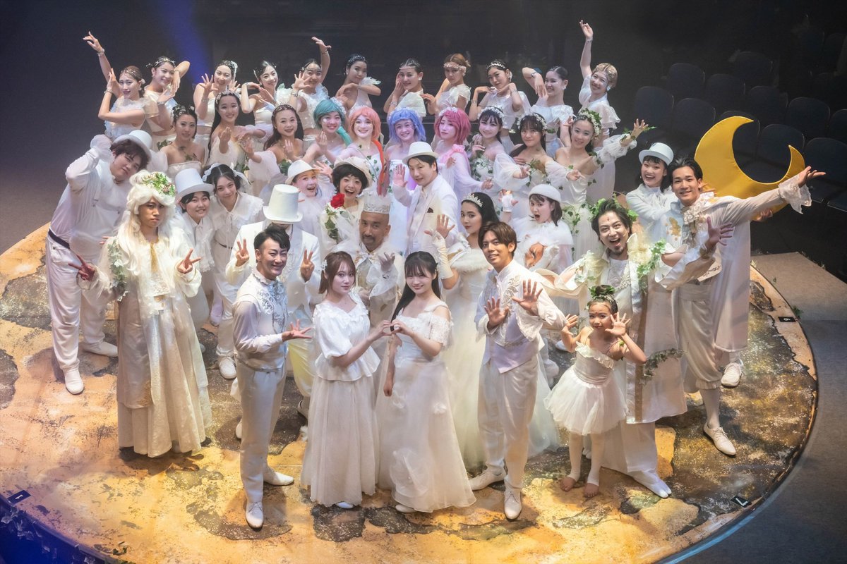 dysmic_Ent's tweet photo. #真夏の夜の夢
 
本日無事にAチーム初日を迎えました🌹
ご来場いただいた皆様、ありがとうございました‼️

まだまだ、明日明後日と続きます✨
素敵な夢を皆様にお届けできるよう、最後まで座組一同丁寧に紡いでゆきます。

どなた様も、お見逃しなきよう🙏

明日はBチーム初日・2公演🔥
AI・HALLで皆様をお待ちしております🙇

まだ少しお席ご用意できます‼️
おかわりしたい方も、予定が急遽空いた方も、たくさんの方のご来場お待ちしております‼️

公演詳細やチケット購入・オンライン公式ショップはこちらから💁‍♀️
https://t.co/YFfT3BMQBV