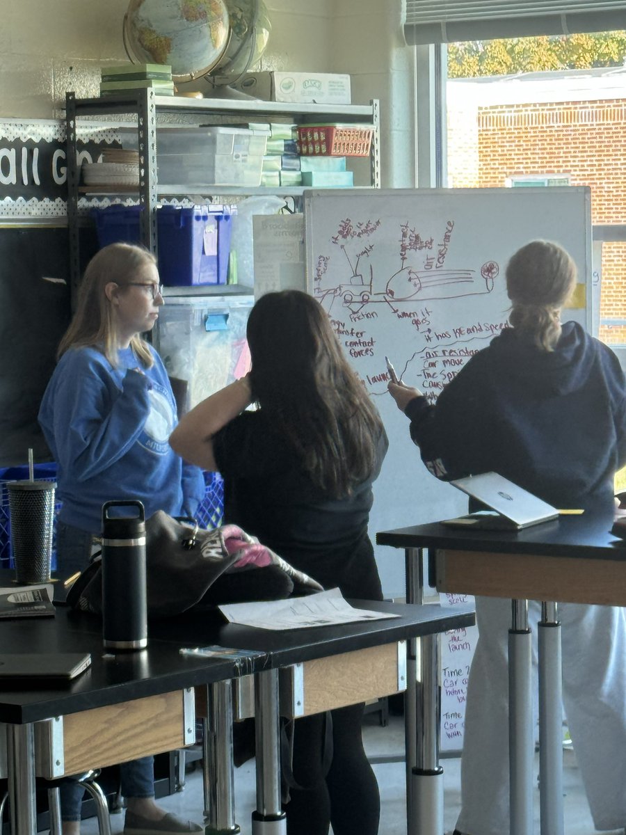 MrsCEastShore's tweet photo. 8th grade scientists “scouting” through a gallery walk approach @MrGenovaESMS @MrsEtense #thinking #VNPS https://t.co/u7OfeITbs3