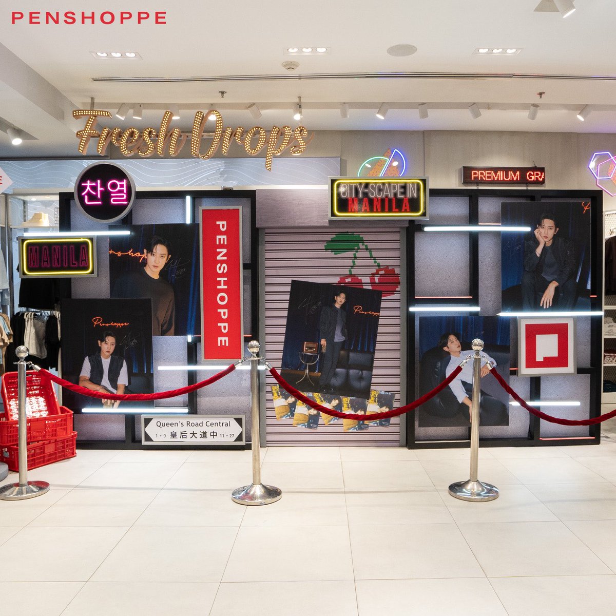 PENSHOPPE's tweet photo. Here’s a closer look at CHANYEOL’s signed posters during his visit in #PENSHOPPE TriNoma, only on display today! 🍀

#PENSHOPPExCHANYEOL https://t.co/XnDRqOJ2Fj