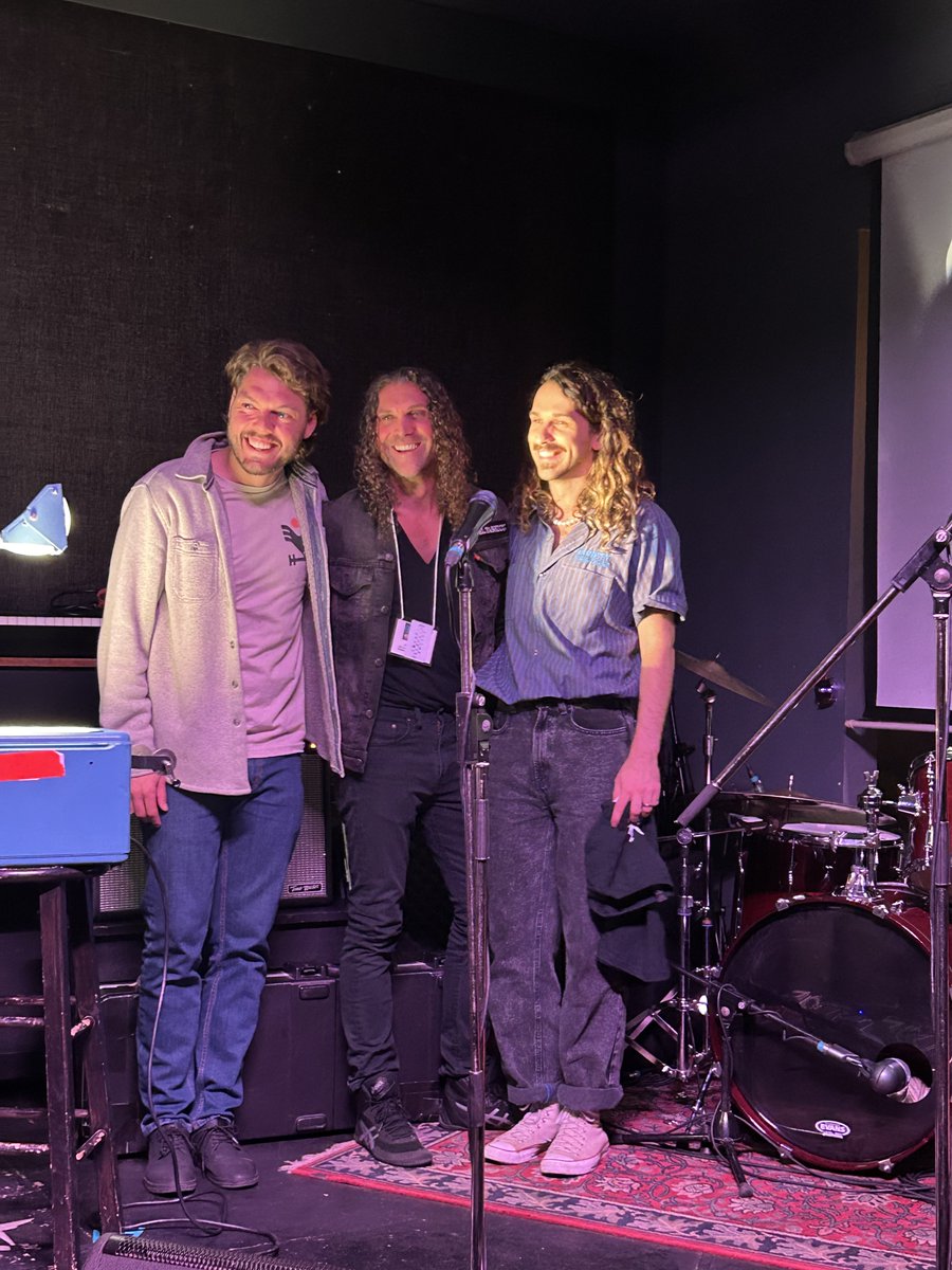 💿L’équipe de la FCCF a assisté avec enthousiasme au dévoilement du logo de Homestead records, le tout premier label musical #fransaskois, par <a href="/EtienneFletcher/">Étienne Fletcher</a>, Joël Couture et Mario Lepage, hier à Régina en Saskatchewan! 
Longue vie à cette belle initiative! 🎶