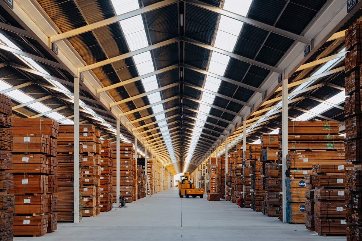 Timber_Media's tweet image. 📰Vandecasteele Houtimport are a familiar name across the timber sector and gave us a glimpse behind the scenes of this dynamic Belgian timber importer. Read the full article in the latest Timber Trader UK magazine 👉 issuu.com/radarcommunica…

#TimberTrade #TimberIndustry #News