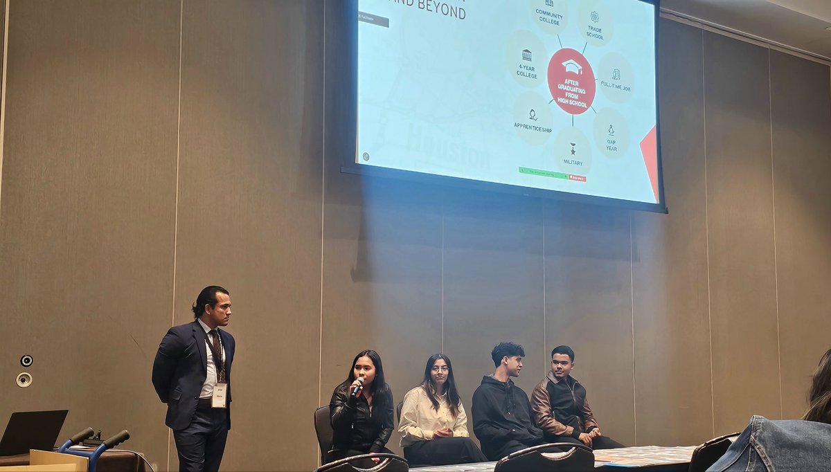 MarlenGlz53's tweet image. Support your student&apos;s dreams and get informed on post-secondary processes. Dr. Zelaya @DrZelayaSpeaks and the panel of HS students indeed left a meaningful impact with their powerful message #tabe2024 #migranted #multilingual