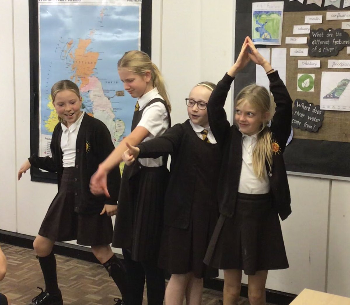Y5Gayton's tweet photo. Fabulous workshop with @TheCOCrew 
We had lots of fun while learning about the serious effects of carbon monoxide @GaytonPrimary @EcoGayton @EcoSchools https://t.co/3bFZdEKNuF