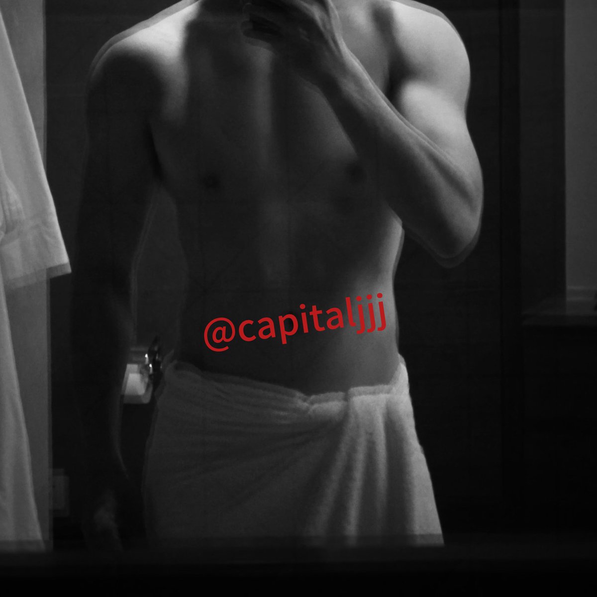 CapitalJJJ's tweet photo. 快两个月没操逼了 https://t.co/dJGh9pvVmj