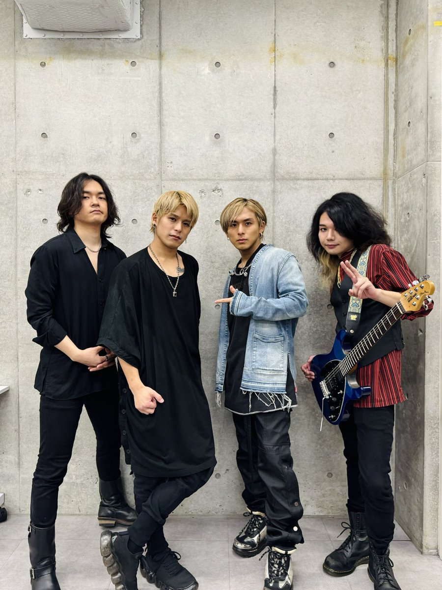 kenseihata's tweet photo. またREBORNSで演奏することになるとは思ってなかったけど
なんとか3ヶ月間やり切った！🥁

沢山の声援ありがとうございました。

#REBORNS https://t.co/mLG82W8NUV