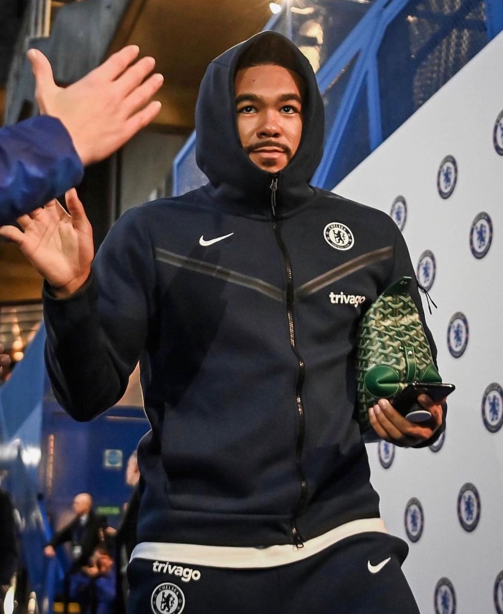 FabrizioRomano's tweet photo. 🔵🏴󠁧󠁢󠁥󠁮󠁧󠁿 Enzo Maresca on Reece James: “In this moment, it can be the solution: one game a week. In the future? I don't know”.

“If we want to build his physical solution, it's to go slowly, slowly to use once a weekly”. https://t.co/5lE7y7DL3U