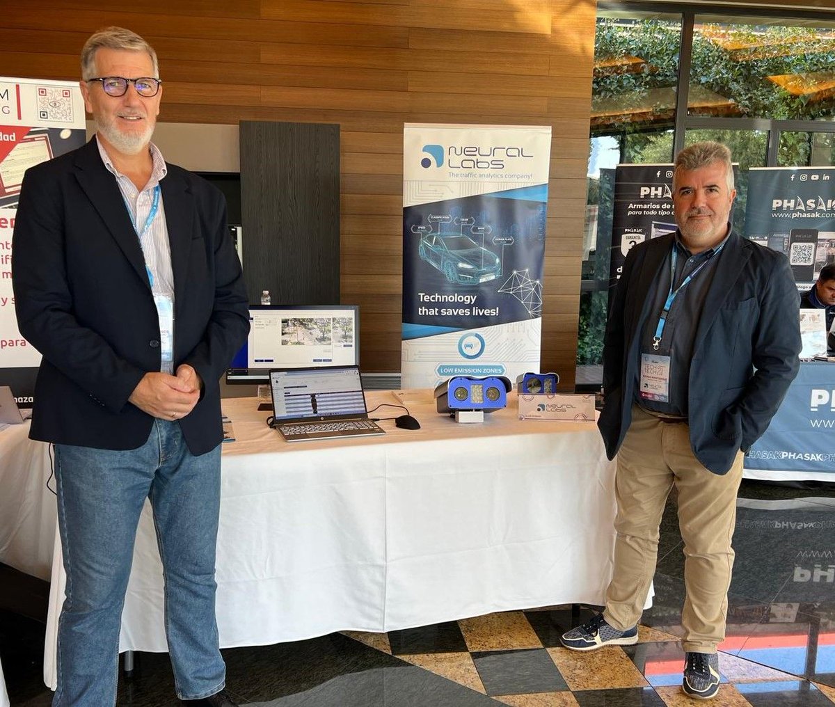 neurallabs's tweet image. Hoy nuestro equipo comercial, encabezado por Ricard Montserrat y Raul Somolinos ha viajado hasta #Logroño 🙌 para ser parte del #Tech2Tech organizado por nuestros amigos de Masscomm. 😉