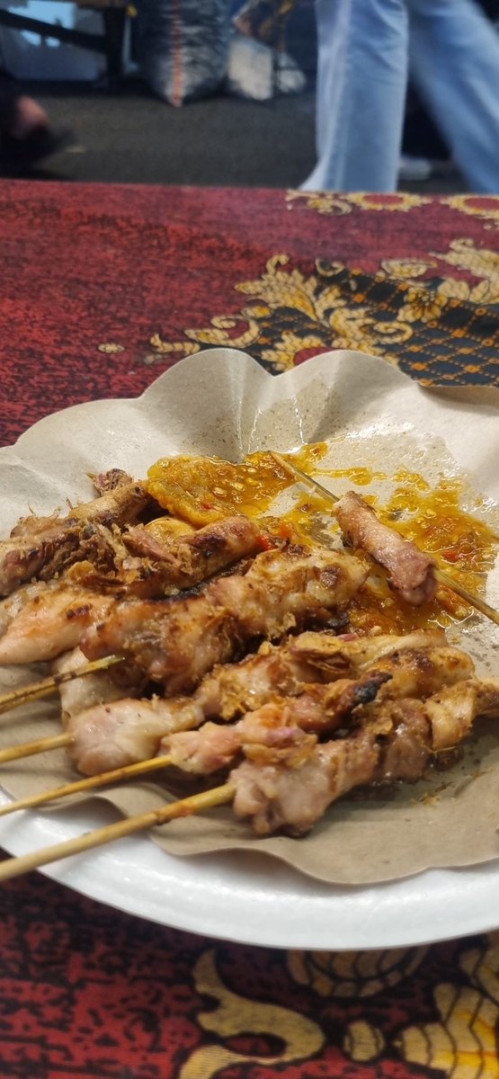 dienasabila's tweet photo. Di umur berapa udah tega makan sate tanpa nasi 1 porsi utk sendiri https://t.co/r8518aTSPu