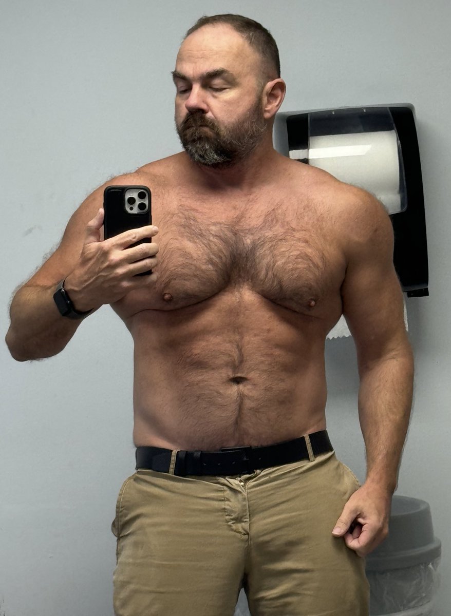 Too much travel for work and vacation - but the khakis still fit 😎