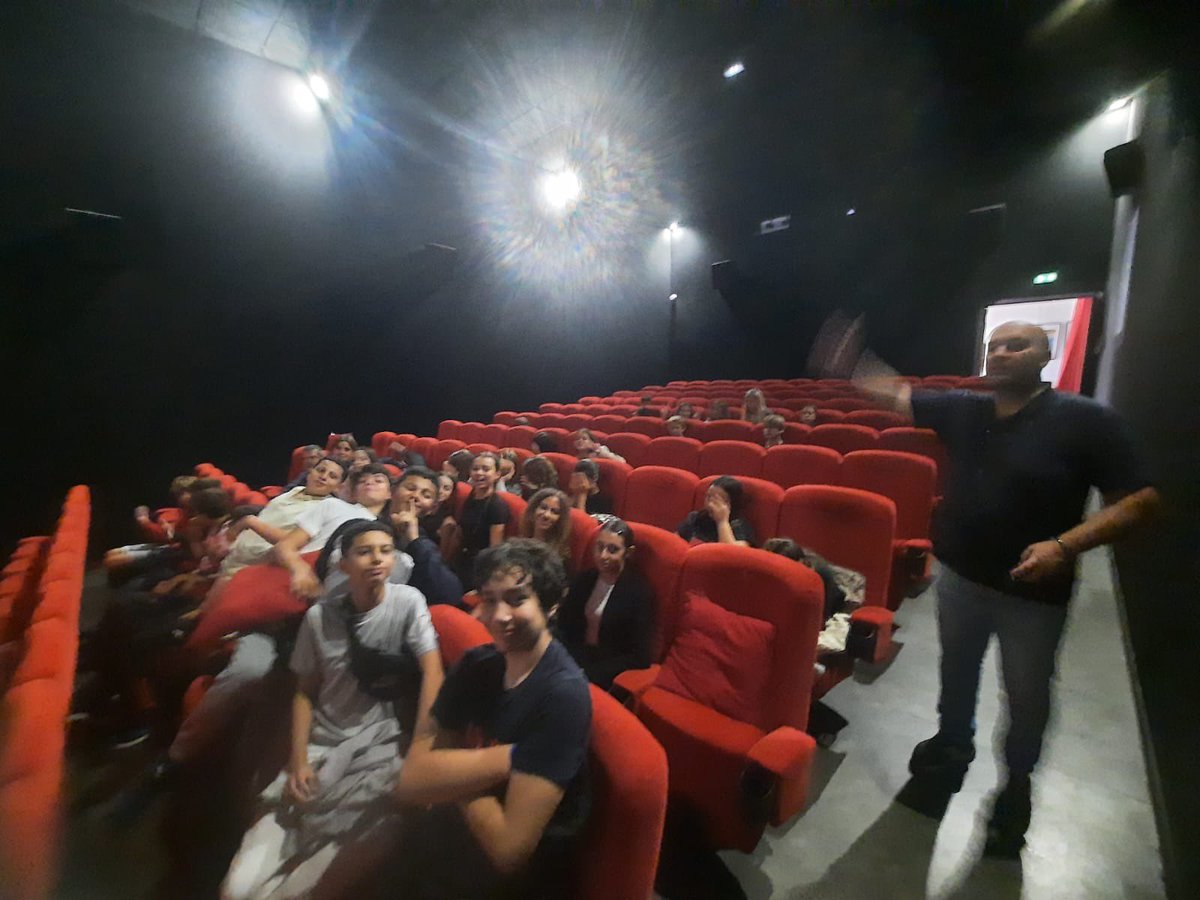 Sortie au Fogata pour nos élèves de 4eme <a href="/cgIleRousse/">COLLEGE PASCAL PAOLI ILE ROUSSE</a> : Dylan, le Rimbaud du Rock
Mise en voix des paroles des grandes chansons de l artiste accompagnée d instruments
Un beau moment ! <a href="/accorse/">Académie de Corse</a>