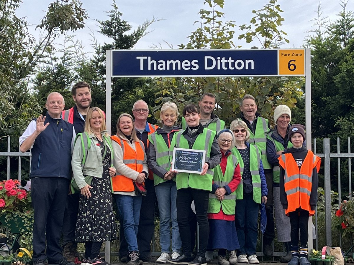 Whoop whoop! We had such a fab #community planting day on Thames Ditton Station last Sunday with around 50 volunteers of all ages. We also celebrated winning Outstanding Volunteers Highly Commended Award <a href="/SW_Help/">SWR Help</a> Community Awards <a href="/ElmbridgeBC/">Elmbridge BC</a>