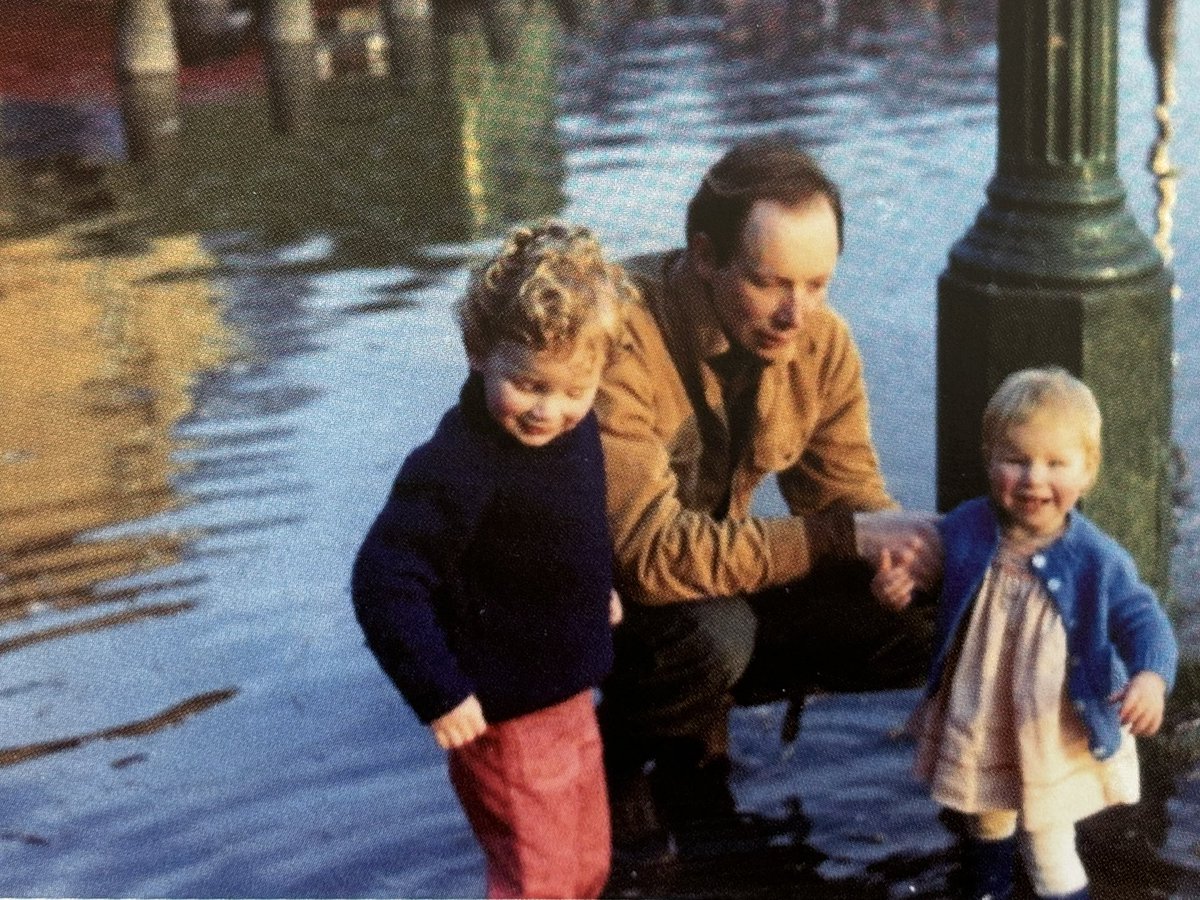 thaliaeley's tweet image. My wonderful father passed away peacefully this morning. He always made me feel so loved and as if I could do anything I wanted to. I’m gutted he’s gone.