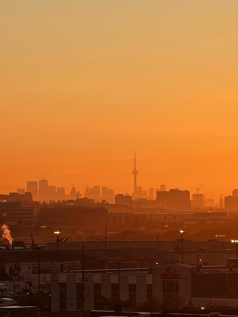 Sunrise in Toronto, seen from Mississauga