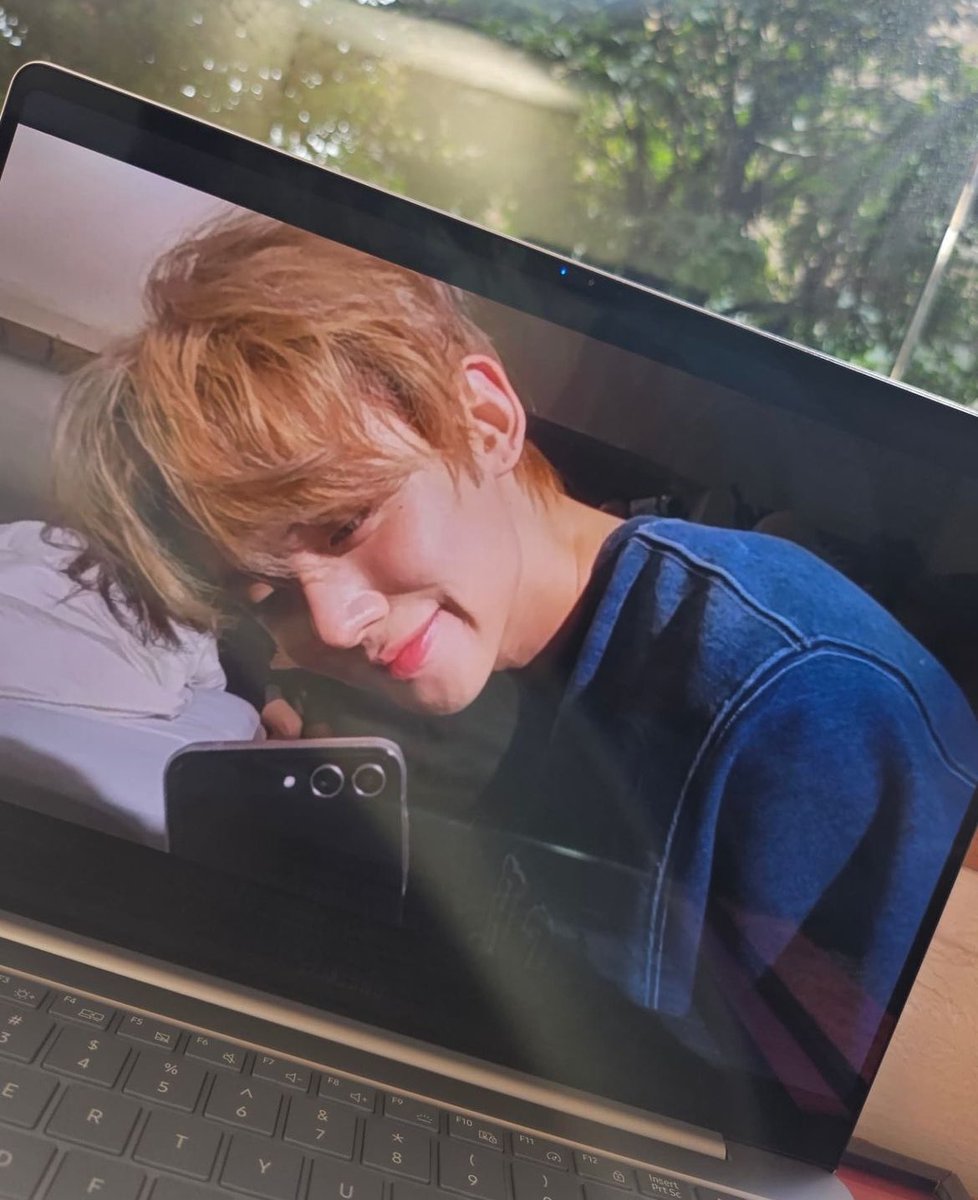 pagevsoobin's tweet image. 혼돈으로 가득 찬 세상에서 당신은 나의 평화입니다. 말로 표현할 수 없을 만큼 당신을 사랑합니다 @nawyzzn