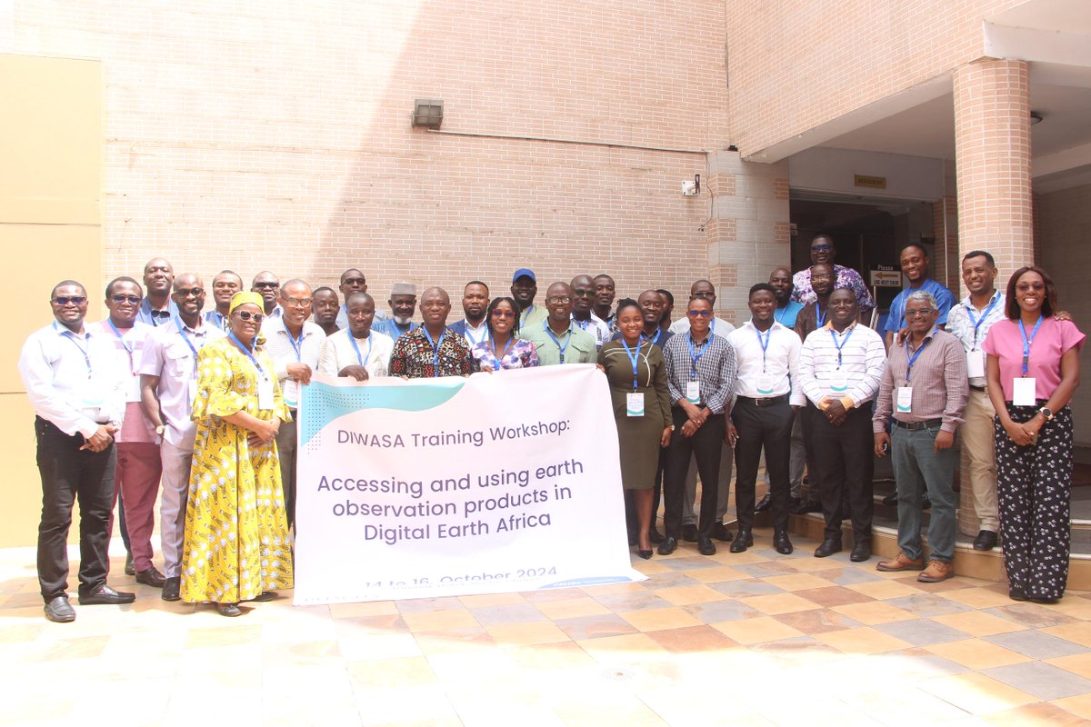 IWMI_'s tweet photo. Organized by IWMI's #DIWASA project with @DEarthAfrica, 35 participants from 6 countries, representing 20 organizations, are attending a training in Accra on "Accessing and using earth observation data" to support sustainable development. 🌍
@HelmsleyTrust #OneCGIAR https://t.co/RxdJvTeeET