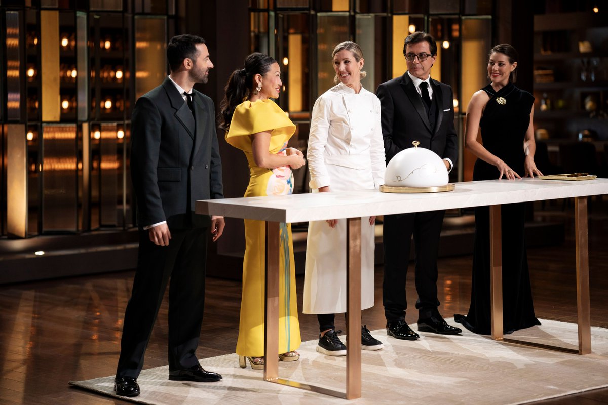 jc_novelli's tweet photo. UK VIEWERS! 

Tonight @chefclaresmyth joins the MasterChefAU final, what an exceptional lady! This was definitely the most exhilarating pressure test of the season, I am still savouring her beautiful dish! 
Chef to Chef - Lots of Love and Respect!
Set your alarms..7pm tonight U&amp;W https://t.co/TwnnHuS06C
