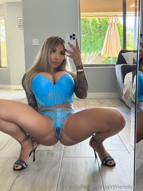 layanaLorde's tweet photo. Can I send you pics while I get ready? 🤭 #Boobs #Pussy #Layanalorde @layanalorde https://t.co/b1FsjMPBY6