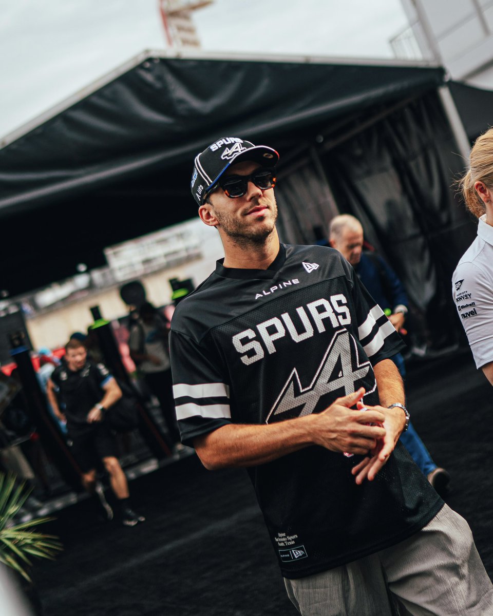 Rockin’ up for the day in <a href="/spurs/">San Antonio Spurs</a> kit 🤘