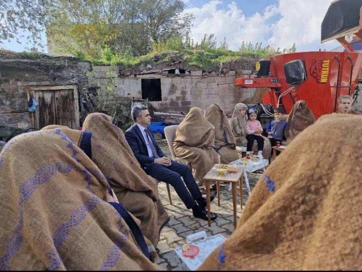 alpaslancengiz1's tweet photo. #erzurum #ehram #nenehatun #karafatma @EOlgunlasma https://t.co/OmrKBCmp9Z