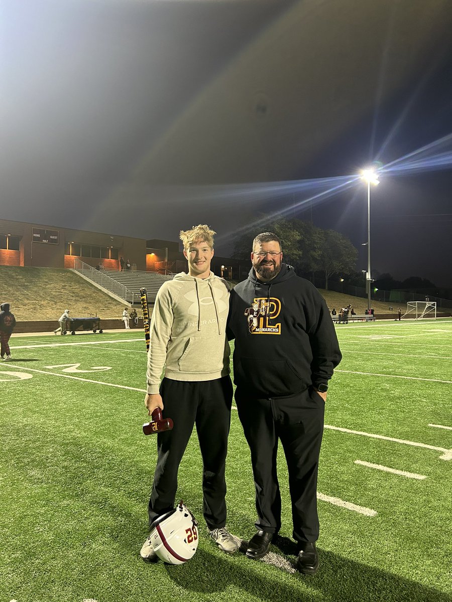 Congratulations to senior RT/DE and 2nd time winner Drew Churchich for week 7 King Of The Trenches for the Monarch’s.<a href="/ChurchichDrew/">Drew Churchich</a> @PLVfootball <a href="/PLPulse/">Papillion La Vista High School</a>