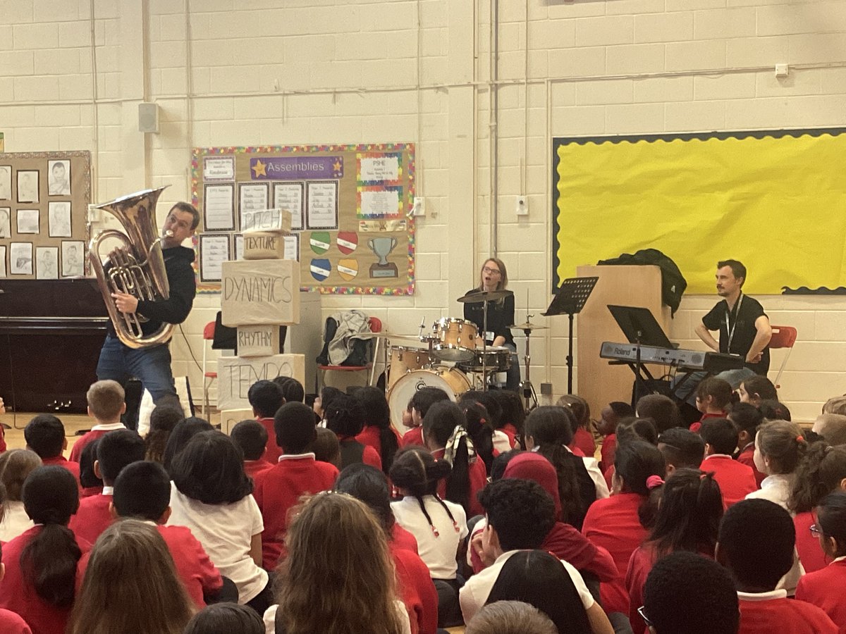 marsh_hill's tweet image. Today we welcome members of @RBCLearning who are sharing their music &amp;amp; voices with us and turning our children into musicians, singers &amp;amp; conductors. 🎶