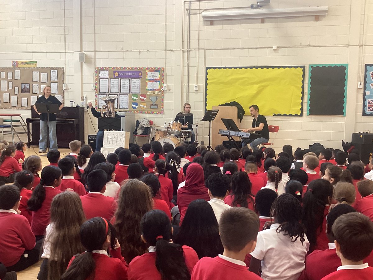 marsh_hill's tweet image. Today we welcome members of @RBCLearning who are sharing their music &amp;amp; voices with us and turning our children into musicians, singers &amp;amp; conductors. 🎶