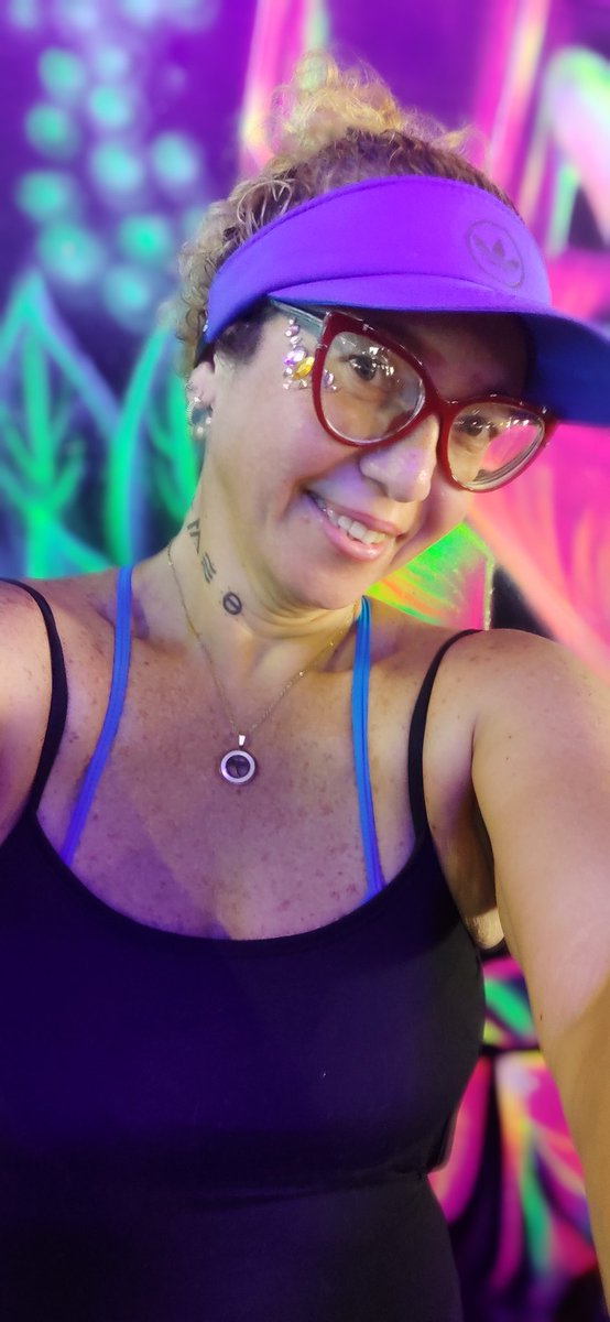 oglybaez's tweet photo. Hola feliz fin 💋 https://t.co/i4ecPmoUHG