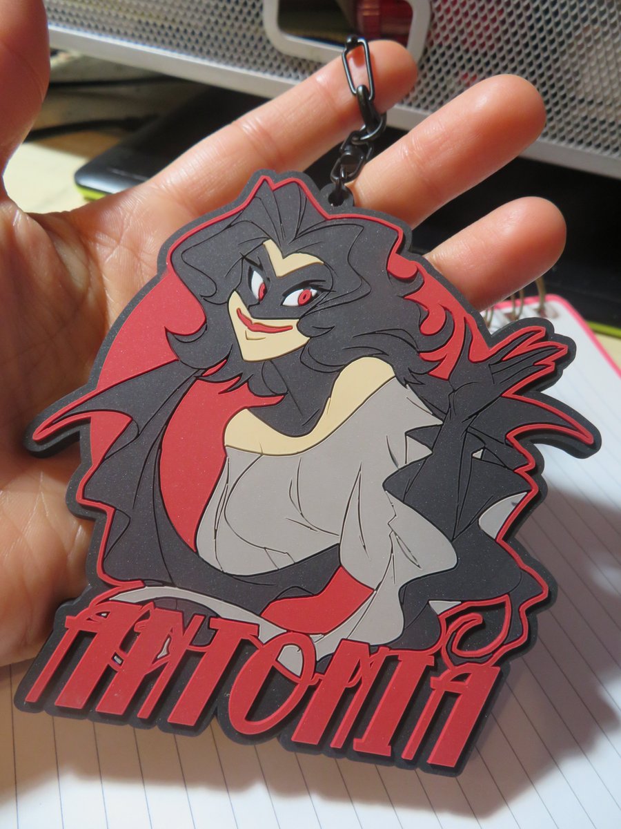 ALVWhitefox89's tweet photo. Antonia is here!❤️✨
#antonia #oc #shadowmask #keychain https://t.co/SbjMiriayw