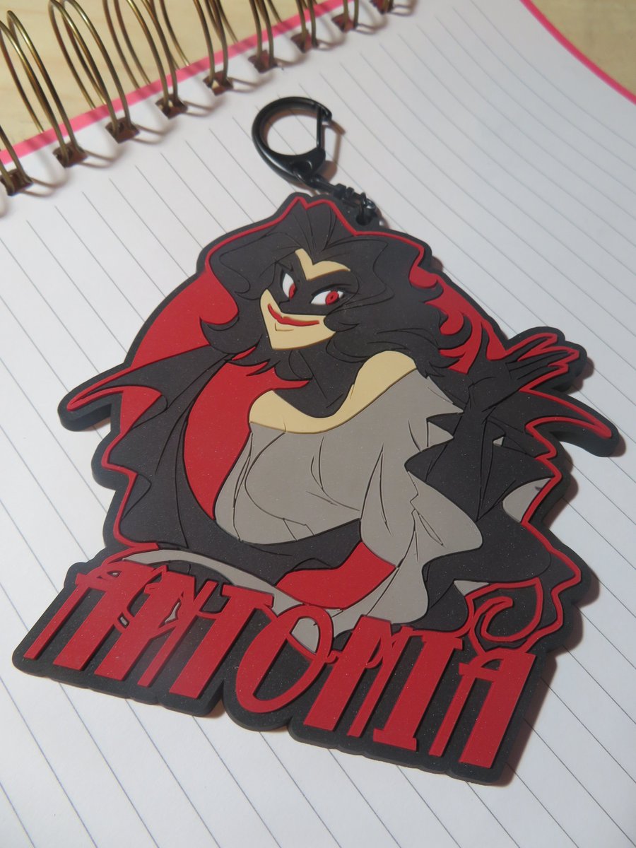 ALVWhitefox89's tweet photo. Antonia is here!❤️✨
#antonia #oc #shadowmask #keychain https://t.co/SbjMiriayw