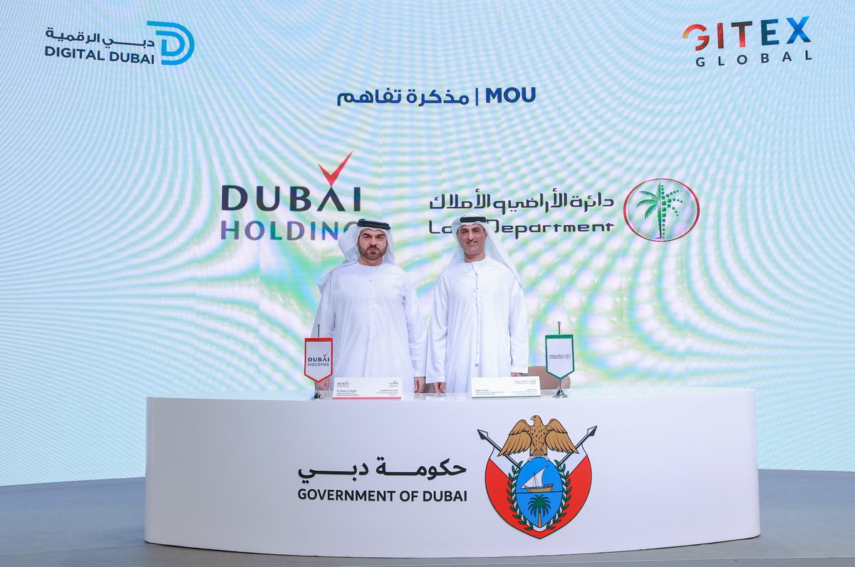 dubaiholding's tweet photo. وقّعنا مذكرة تعاون مع دائرة الأراضي والأملاك لتعزيز مشاركة البيانات وتسهيل الوصول إلى أنظمة التسجيل، بهدف رفع كفاءة خدماتنا العقارية وضمان تجربة سلسة للمطورين والمستثمرين. https://t.co/9TATrHrzvZ