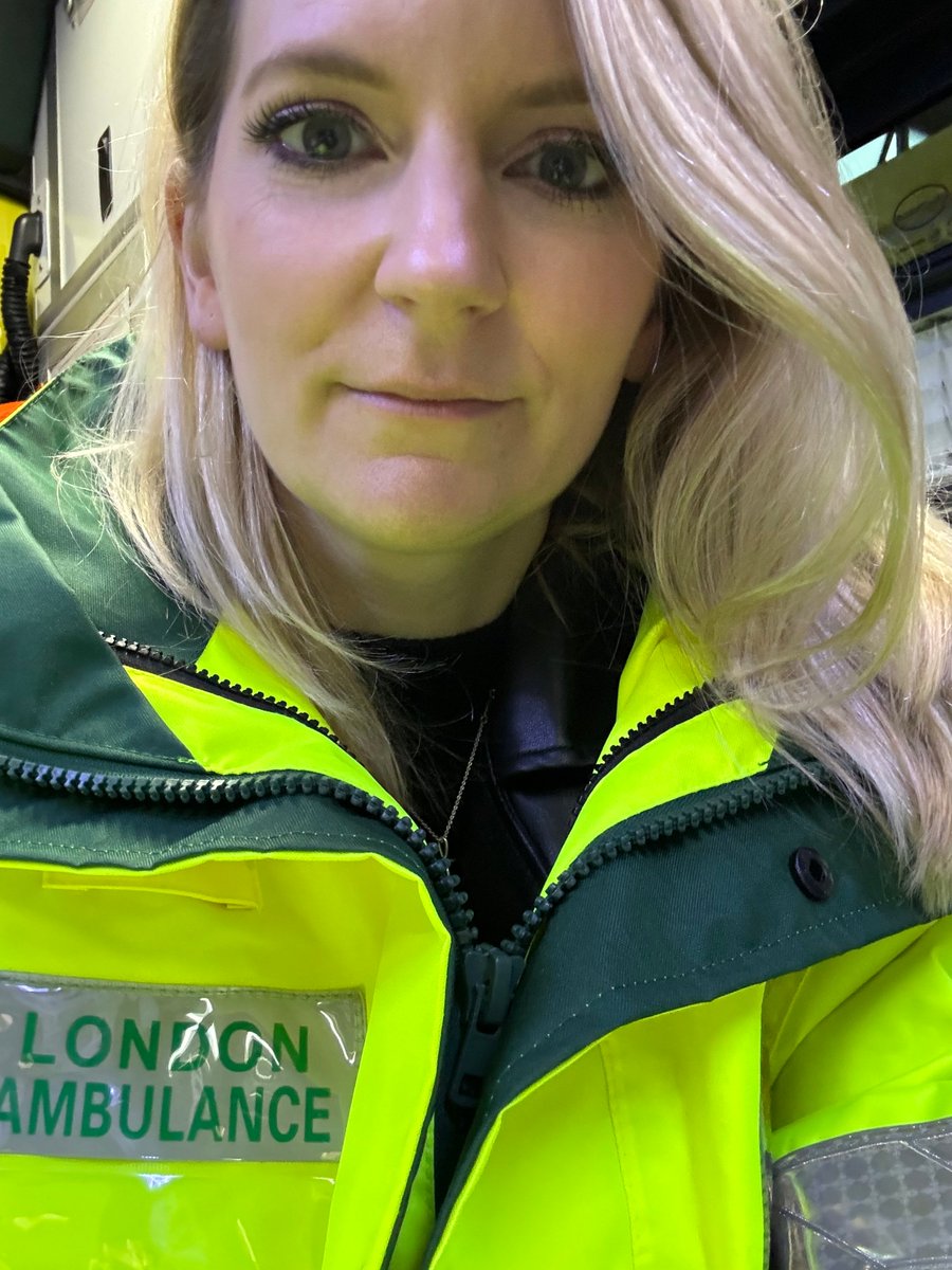 I headed out on today's 6.30am shift with the London Ambulance Service <a href="/Ldn_Ambulance/">London Ambulance Service</a> in Havering to see the work they do everyday to serve residents. 

Before setting off, I presented the team with the national NHS Award they won this week for reducing handover times. Then I