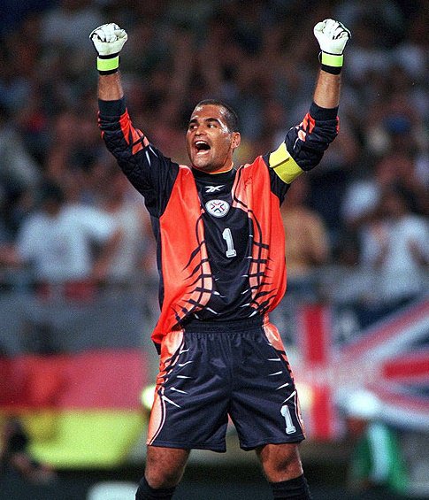 90sfootball's tweet photo. Jose Luis Chilavert was some player 🧤 https://t.co/h3v0uS4oSv