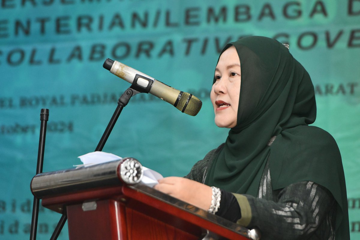 setkabgoid's tweet photo. Sekretariat kabinet melalui Asisten Deputi Bidang Naskah dan Terjemahan menyelenggarakan FGD dengan tema "Formalisasi Terjemahan Bahasa Inggris Nomenklatur Kementerian/Lembaga dalam Upaya Mewujudkan Collaborative Governance" di Bogor, Jawa Barat, Kamis (17/10/2024).
#InfoSetkab
Foto: Humas Setkab (JAY)