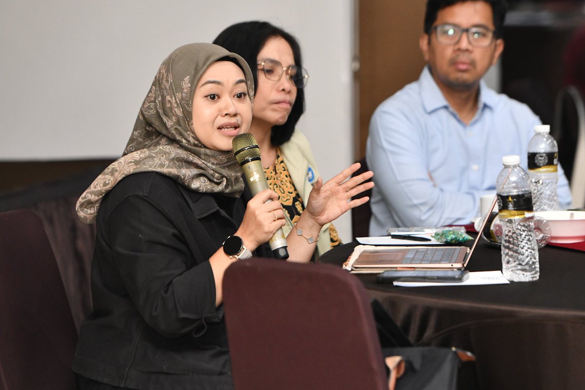 setkabgoid's tweet photo. Sekretariat kabinet melalui Asisten Deputi Bidang Naskah dan Terjemahan menyelenggarakan FGD dengan tema "Formalisasi Terjemahan Bahasa Inggris Nomenklatur Kementerian/Lembaga dalam Upaya Mewujudkan Collaborative Governance" di Bogor, Jawa Barat, Kamis (17/10/2024).
#InfoSetkab
Foto: Humas Setkab (JAY)
