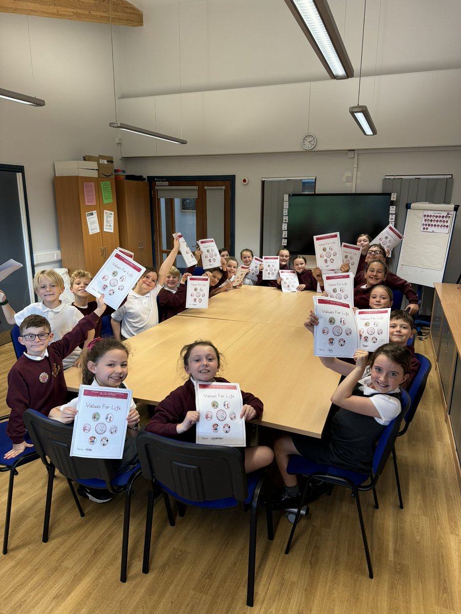 StMary_ofAngels's tweet photo. We held our first #ValuesforLife session this afternoon in which we talked about our first challenge - creating an honesty journal to represent how we can show integrity in our day-to-day lives. I can’t wait to meet up in a few weeks to see how you have all been getting on 💙 https://t.co/e1OjnUtHzw