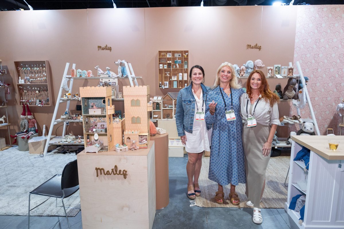 TradeShowExec's tweet image. Nearly one-third of attendees at the Summer 2024 Las Vegas Market were new this year. Discover how ANDMORE used new attendee-outreach initiatives and more:

online.fliphtml5.com/brun/lmzu/#p=12

#ANDMORE #Vegas @LasVegasMarket