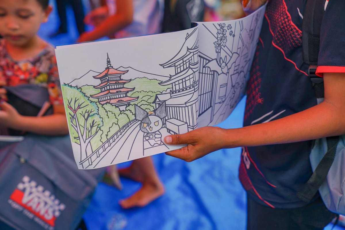Sparking Coloring Book in action! 📸

Another angle of our recycling learning initiative with RPK, Indonesia.

Who says recycling has to be boring? 😁