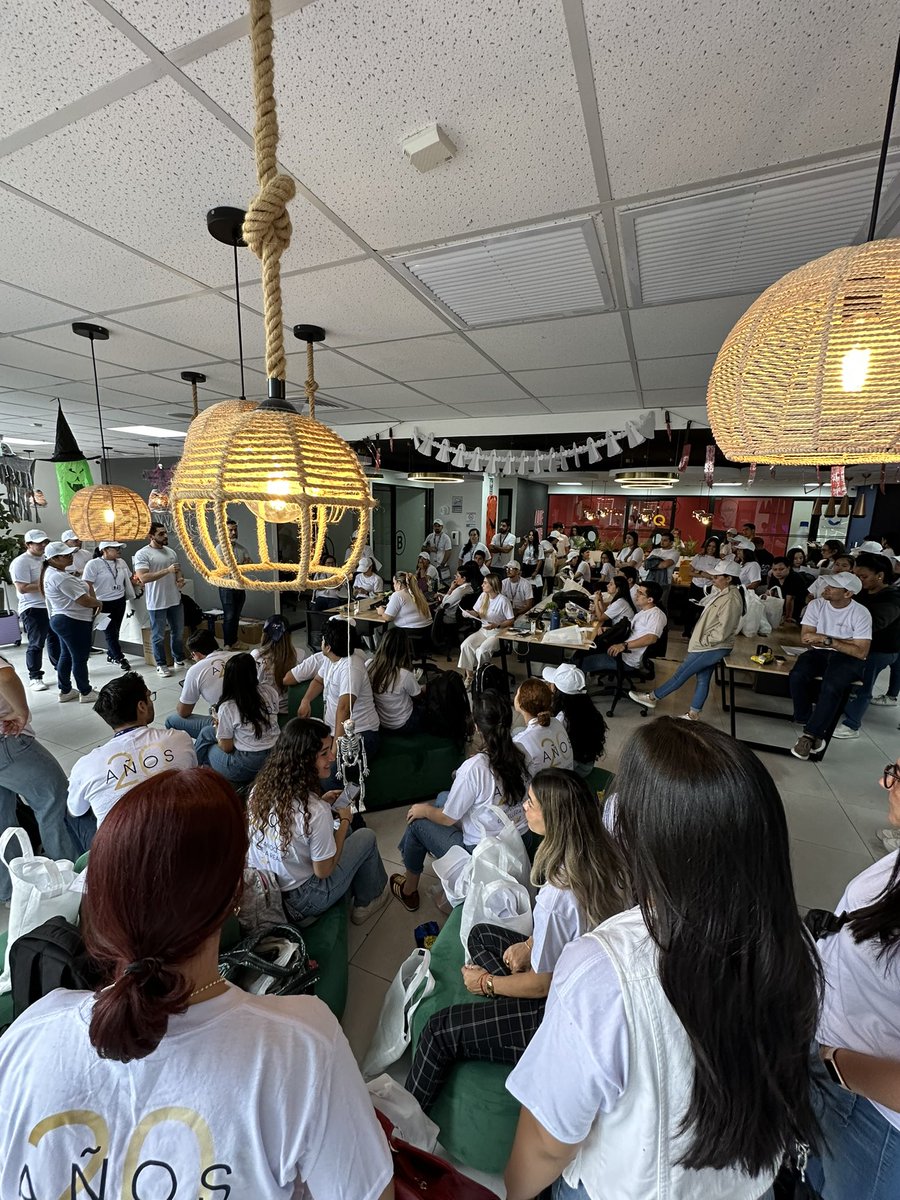 Cesar_CentenoP's tweet image. Un hermoso privilegio poder volver a un #DoveDay #DoveDay2024Ec #SelfEsteemProject