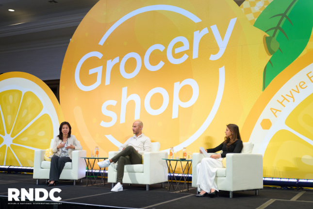 🚀 Emily Xu, SVP of eCommerce at #RNDC, joined a panel at the <a href="/Groceryshop/">Groceryshop</a> Conference in Las Vegas to discuss balancing DTC, wholesale, and marketplace strategies. 🚀
#Groceryshop2024