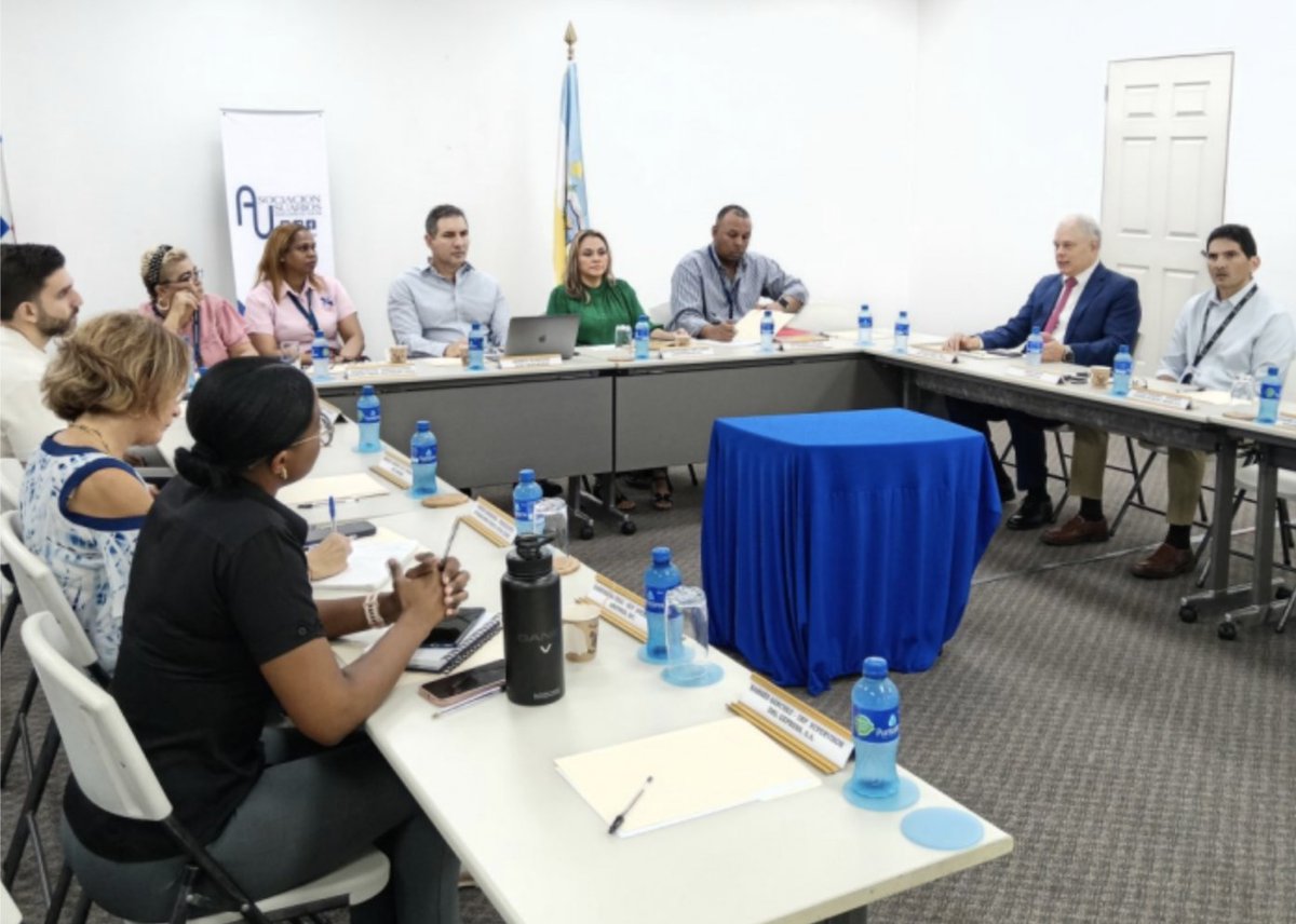 ahmed8507's tweet image. Exitosa reunión de trabajo convocada por la Comisión de Libre Empresa de @Apedeorg y @auzonalibre
en donde se discutió el futuro del comercio
online en Panamá desde la Zona Libre de Colon.
Participaron autoridades de @zolicol,@aduanaspanama y empresas vinculadas al tema.