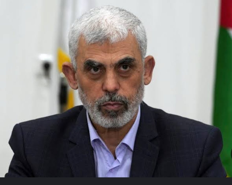 الله يرحمهم إن كانوا براء من دم شهدائنا من الجيش و الشرطة في سيناء و أثناء فتح السجون لإخراج الخرفان .
الله يرحمهم و يجعلهم من الشهداء إذا كانوا يحاربوا من أجل فلسطين و ليس من أجل الجماعة و كيانها علي الأرض .
الله يرحمهم إذا كانوا غير مسئولين عن إنقسام الفلسطينيين و الله أعلم .