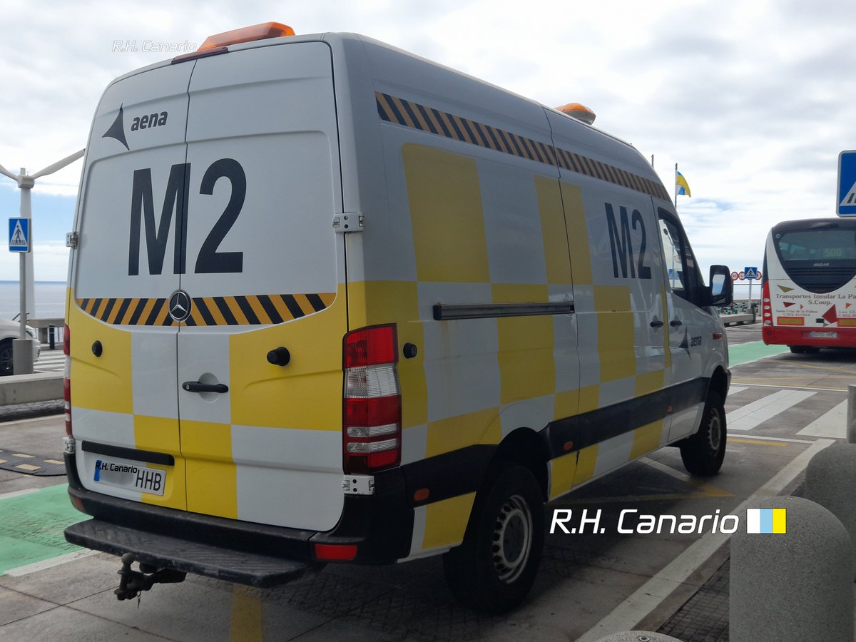 modcanario's tweet photo. 🇮🇨 M2 Aena Taller Movil Aeropuerto de La Palma (SPC)
🇩🇪 2006 Mercedes-Benz Sprinter R2TE 2.1 313 CDI 4X4 129 cv [W906] Unibus

#MercedesBenz #MercedesBenzSprinter #MercedesBenzW906 #Unibus #Aena #TallerMovil #AeropuertodeLaPalma #SPC #GCLA https://t.co/QADTHSHF1h