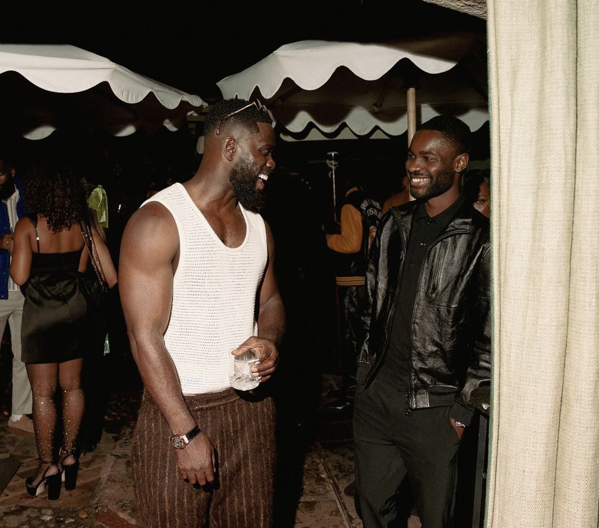 MusicConnoisseu's tweet photo. Ghetts with some UK rap/grime legends at his birthday party

The legendary rapper turned 40 last week and got to celebrate his birthday with a new BET award 😮‍💨🔥 true style https://t.co/IBDE6ipVyi
