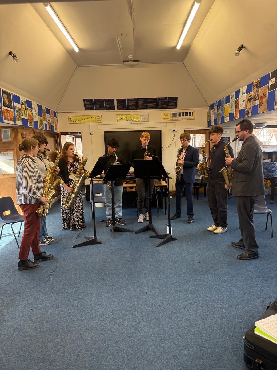 KESMusicNet's tweet photo. A huge thank you to the Yugen Saxophone Quartet who did a workshop for our Saxophone Quartet before their concert as part of ⁦@stratmusicfest⁩ Well done to Becca, George, Dan and Alex for their excellent contributions. 🎷 🎶 https://t.co/8jjdsdlpo5