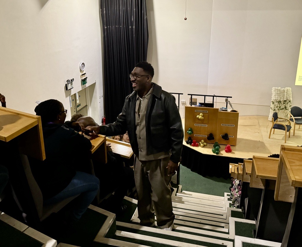 OUHospitals's tweet photo. The @BameOuh event was supported by @OxHospCharity and featured Kwame Kwei-Armah as keynote speaker.

There was a great mix of a discussion panel, a webinar, a cultural performance, and delicious refreshments. https://t.co/XnclGuEZ0A