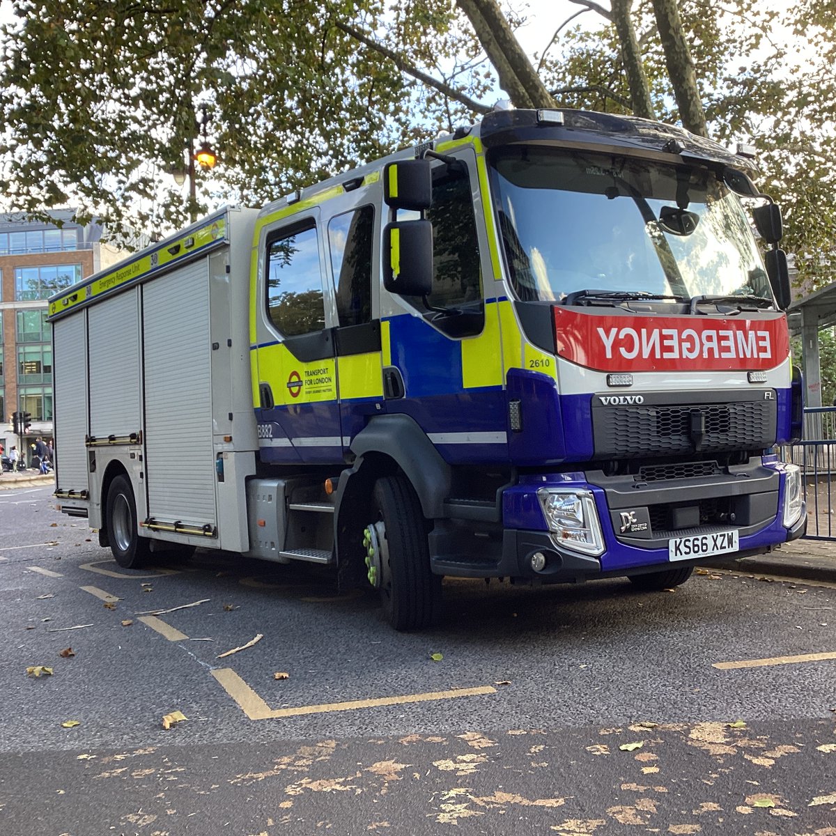 13milepost's tweet photo. #Choob Keeping London Moving equipment #ERU #Euston 🦺 https://t.co/r5L5VAFPXK