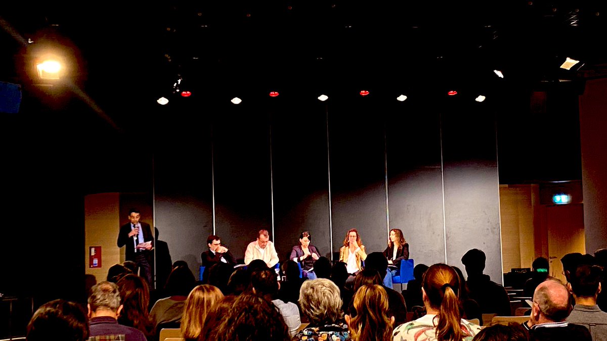 Colloque de droit social aujourd'hui sur "la preuve en pratique".

Merci aux organisateurs, en particulier Mes Gilles Pédron et <a href="/AcrSarah/">Sarah TORDJMAN</a> , de faire vivre ce bel événement incontournable de notre barreau.