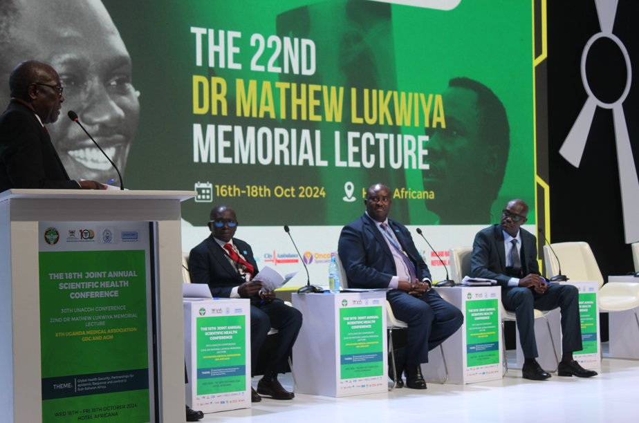 Jadwong's tweet image. 🔴 Dr Ambrose Talisuna (right) set to present the 22nd #DrMathewLukwiya Memorial Lecture shortly at Hotel Africana in Kampala, Uganda. 

 #JASHC2024 
@MakerereCHS

independent.co.ug/jashc2024-dr-l…