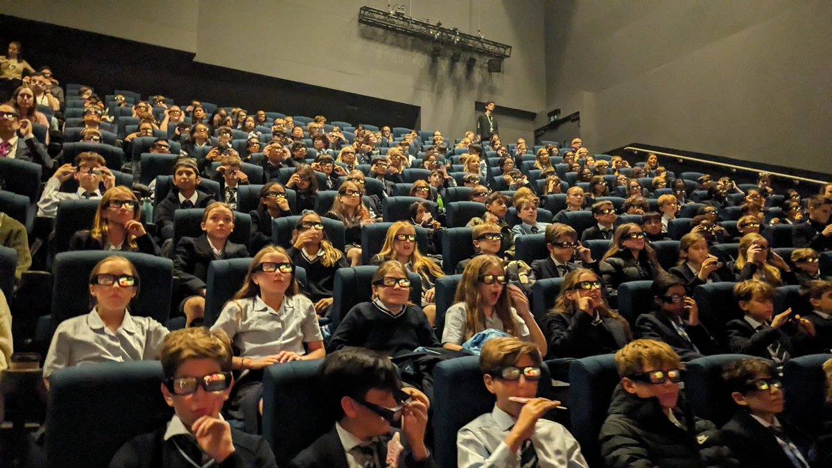 Year 7 visited the Science Museum today to learn about the technical achievements of Medicine and find out about the multitude of STEM careers available to them! Plus an iMAX film about the ecology of oceans to tie in with the current science lessons! #AlleynsScience