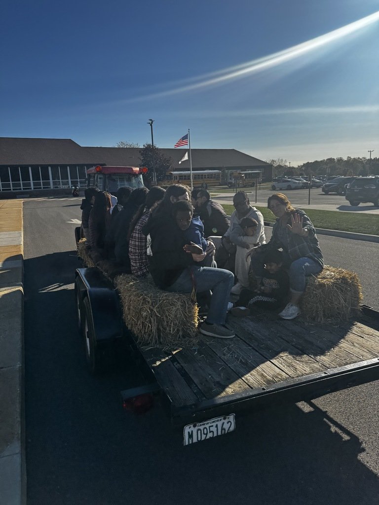 WPrimary50's tweet photo. YE-HAW! Our EC/WELE students are having a fabulous time at our Round Up Event. The students and families got to go on a hay ride, play games and enjoy some pumpkin fun!! https://t.co/Wx92VBbqmP